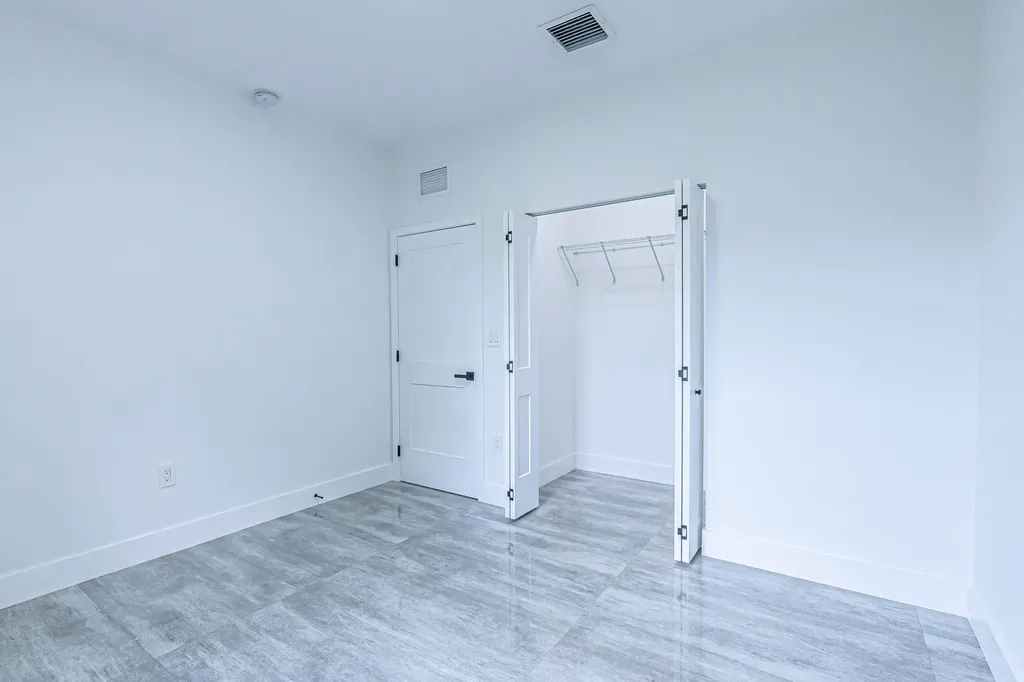 2725 NW 7th Street Fort Lauderdale FL 33311