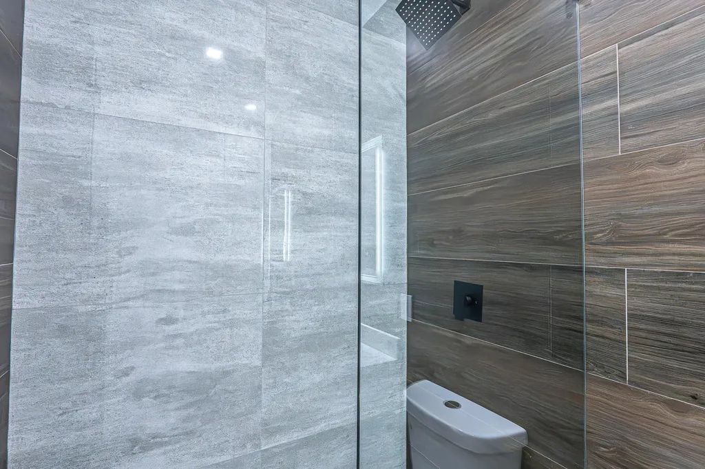 2725 NW 7th Street Fort Lauderdale FL 33311