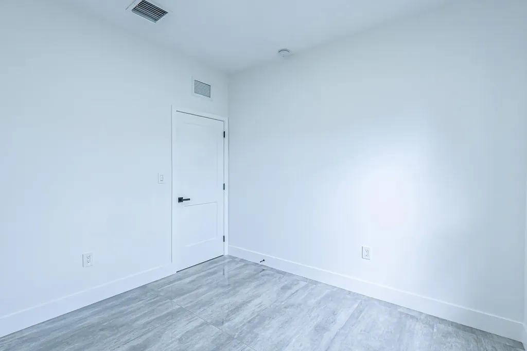 2725 NW 7th Street Fort Lauderdale FL 33311