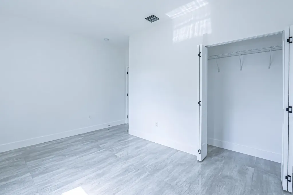 2725 NW 7th Street Fort Lauderdale FL 33311