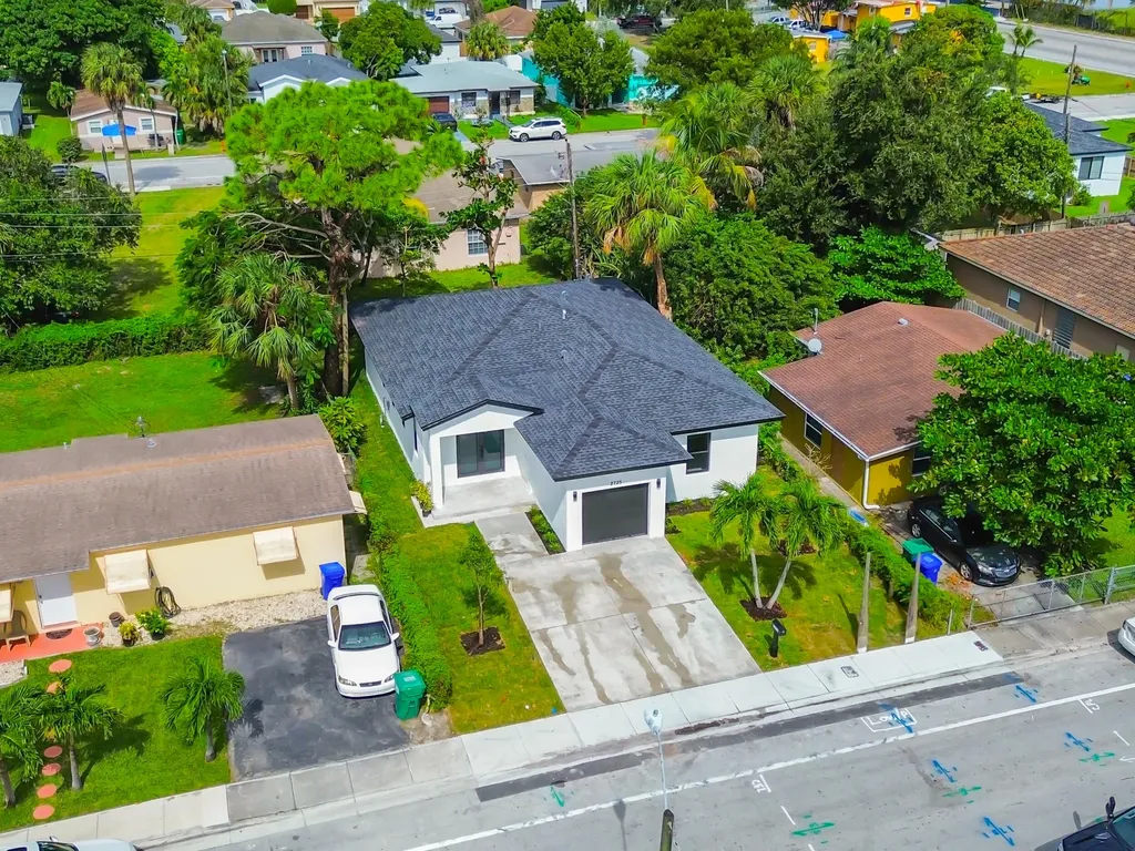 2725 NW 7th Street Fort Lauderdale FL 33311