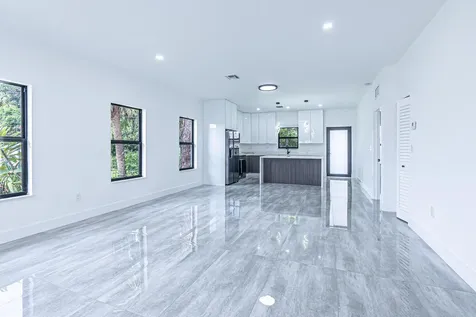 2725 NW 7th Street Fort Lauderdale FL 33311