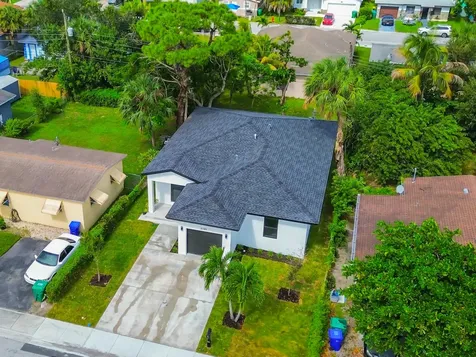 2725 NW 7th Street Fort Lauderdale FL 33311