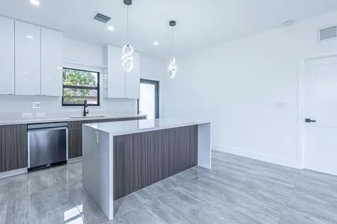 2725 NW 7th Street Fort Lauderdale FL 33311