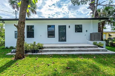 2725 NW 7th Street Fort Lauderdale FL 33311