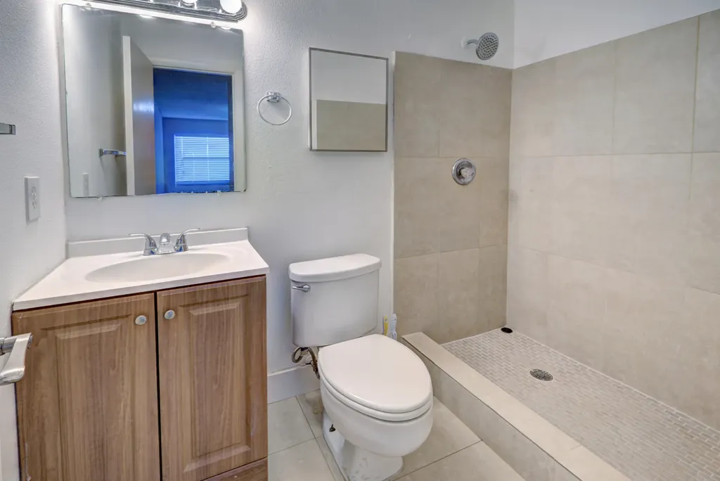 858 Crystal Lake Drive Deerfield Beach FL 33064