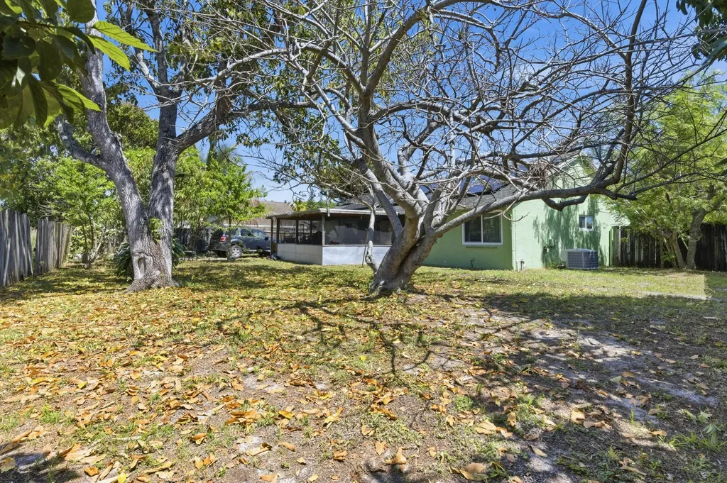 423 Foresta Terrace West Palm Beach FL 33415