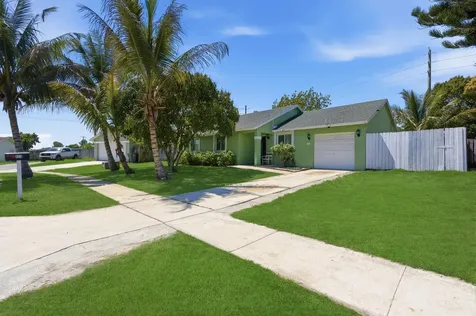 423 Foresta Terrace West Palm Beach FL 33415