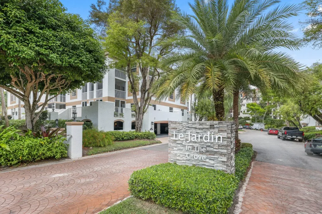 7370 Orangewood Lane Boca Raton FL 33433