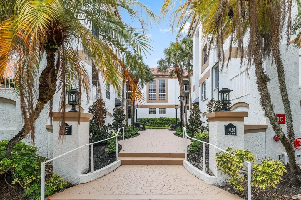 7370 Orangewood Lane Boca Raton FL 33433