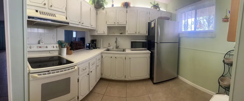2812 S Garden Drive Lake Worth FL 33461