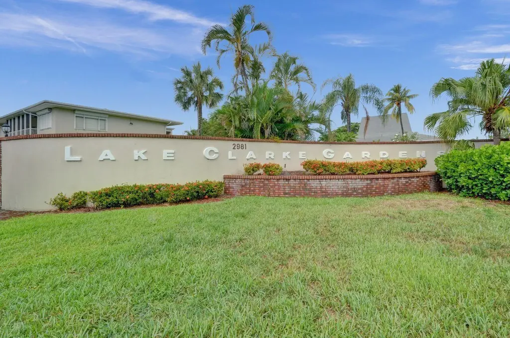 2812 S Garden Drive Lake Worth FL 33461