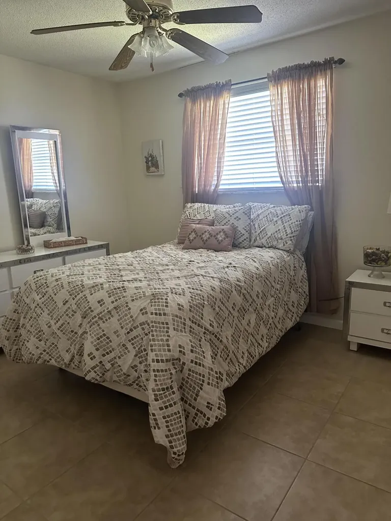 2812 S Garden Drive Lake Worth FL 33461