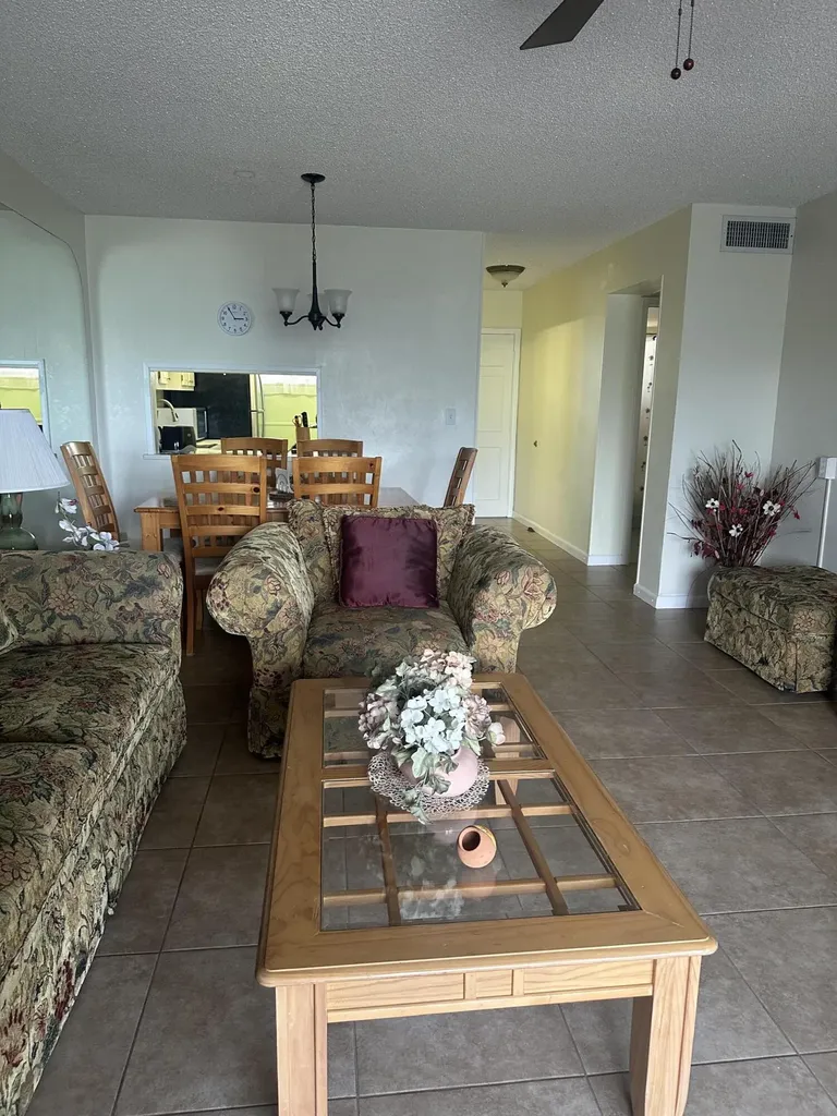 2812 S Garden Drive Lake Worth FL 33461