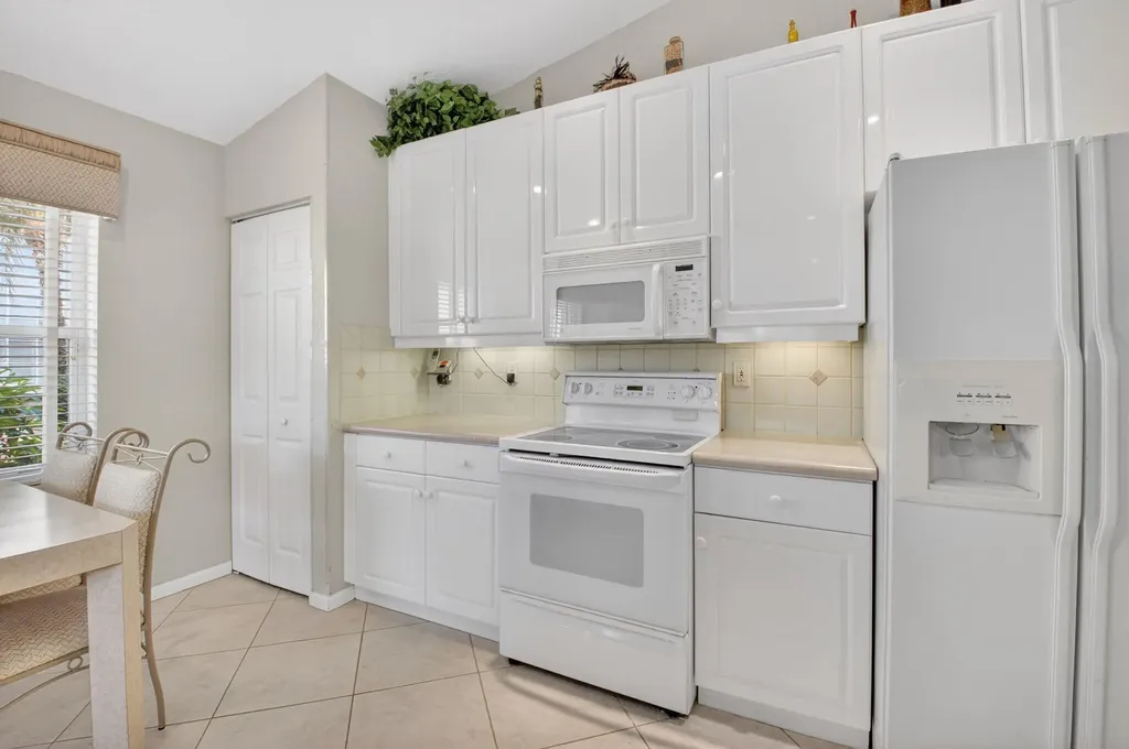 6838 Castlemaine Avenue Boynton Beach FL 33437