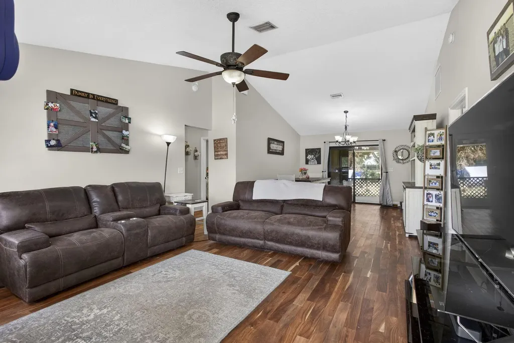 17815 92nd Lane N The Acreage FL 33470