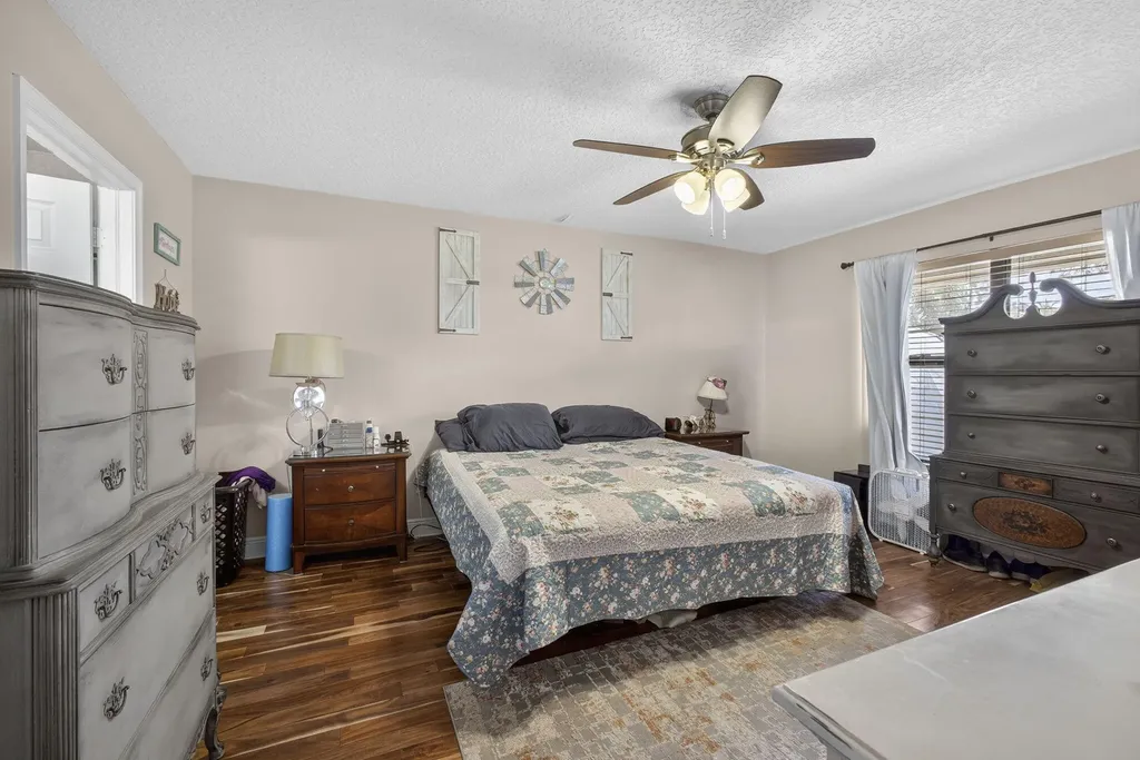 17815 92nd Lane N The Acreage FL 33470