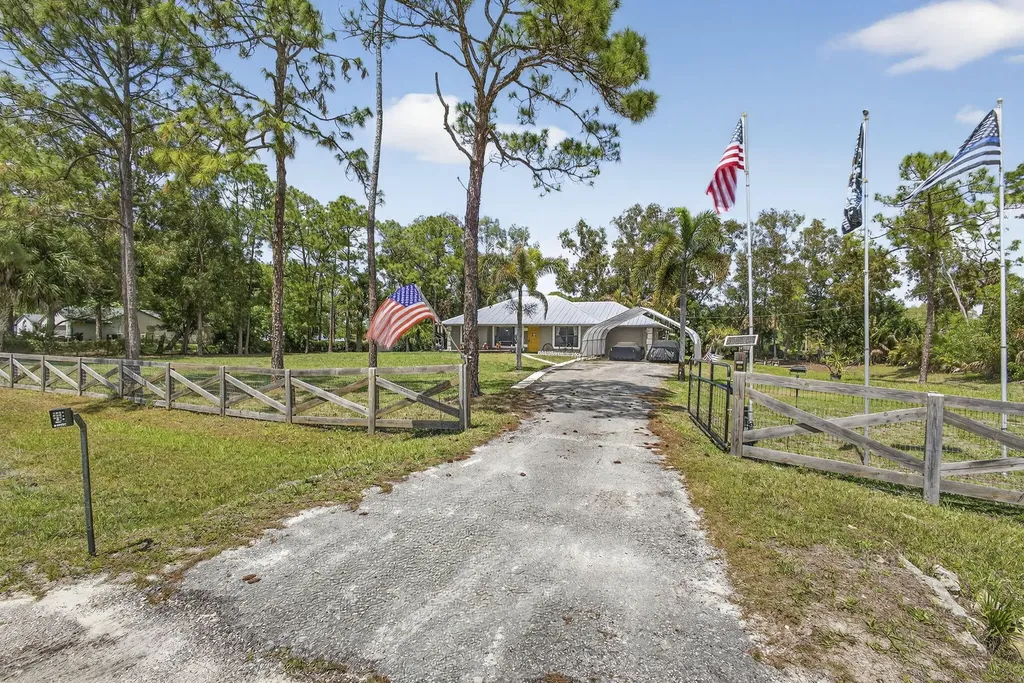 17815 92nd Lane N The Acreage FL 33470