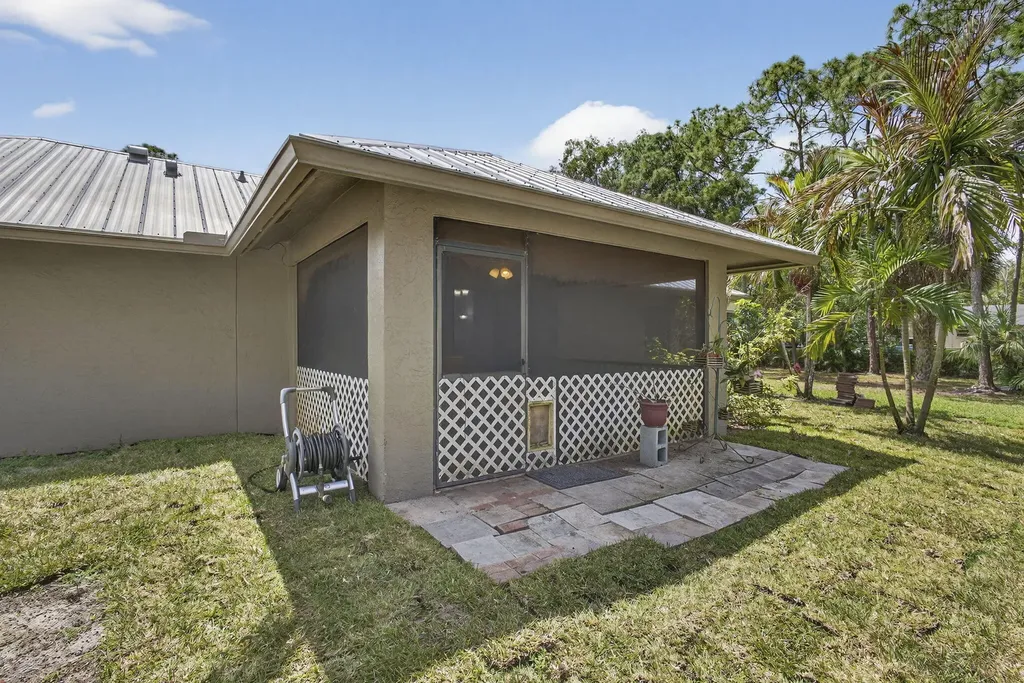 17815 92nd Lane N The Acreage FL 33470