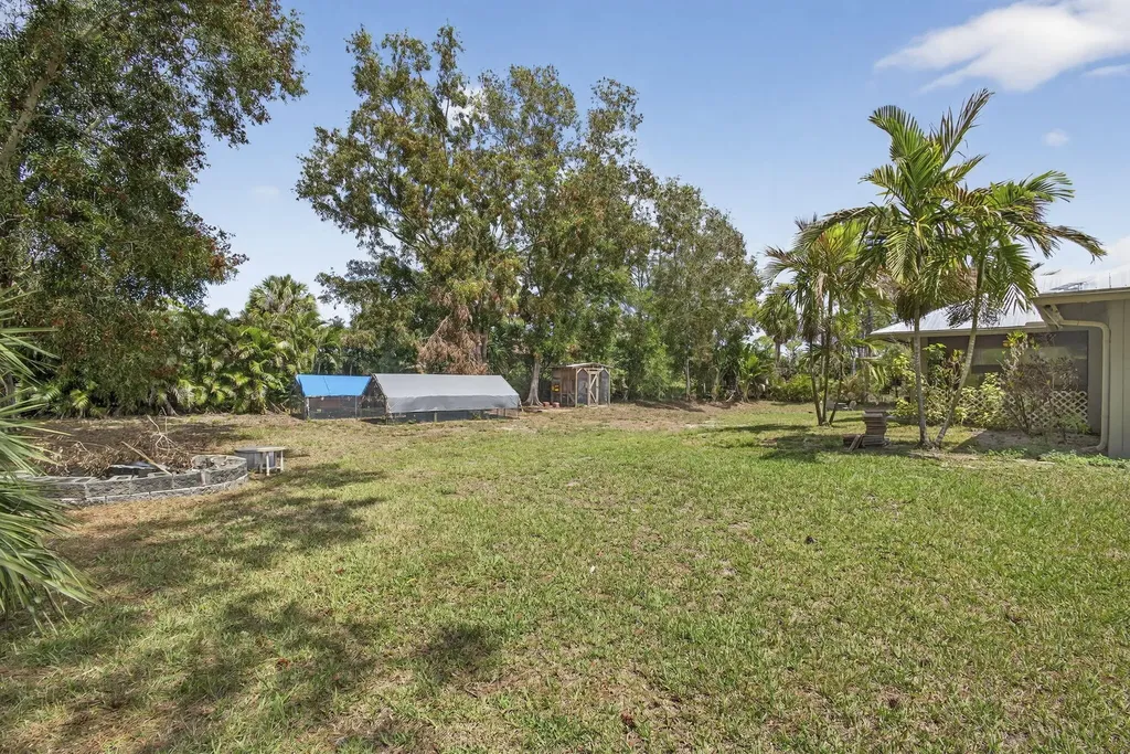 17815 92nd Lane N The Acreage FL 33470