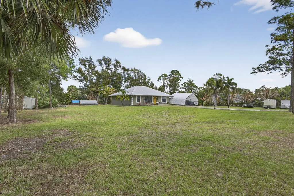 17815 92nd Lane N The Acreage FL 33470