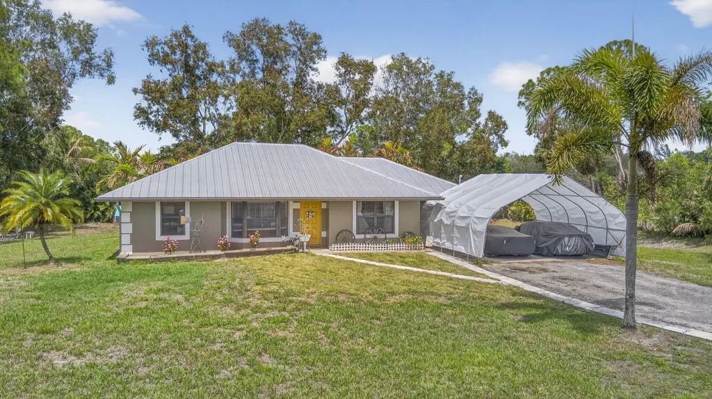 17815 92nd Lane N The Acreage FL 33470