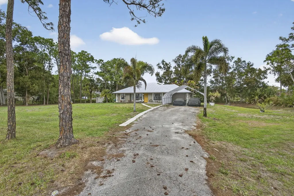 17815 92nd Lane N The Acreage FL 33470