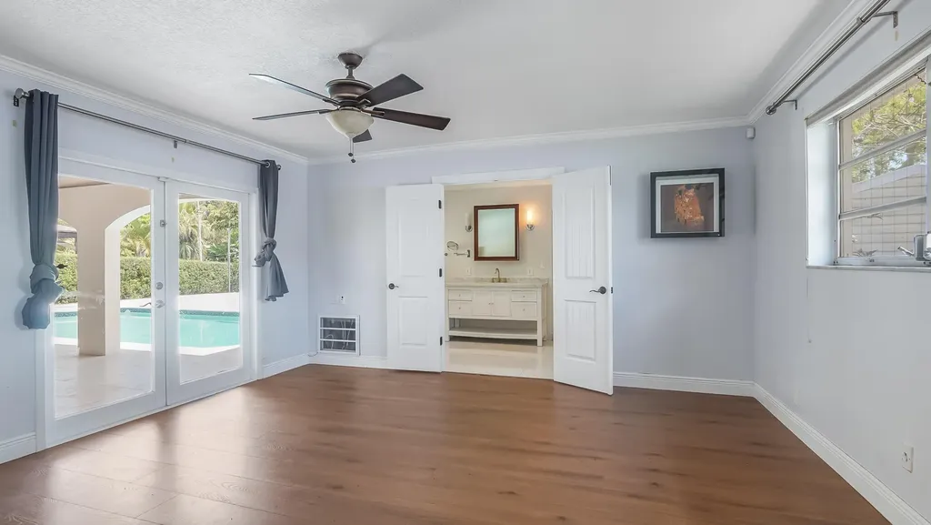 1120 E Tropical Way Plantation FL 33317