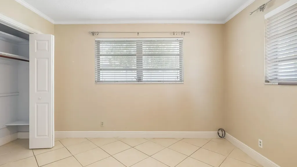 1120 E Tropical Way Plantation FL 33317