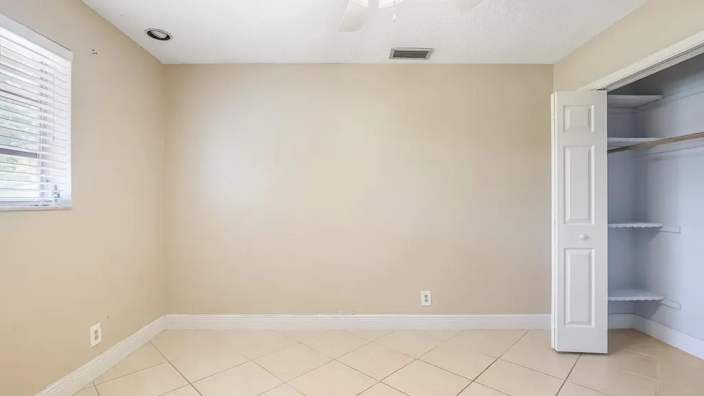 1120 E Tropical Way Plantation FL 33317