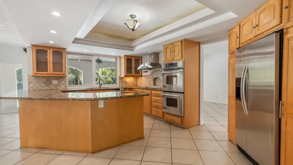 1120 E Tropical Way Plantation FL 33317