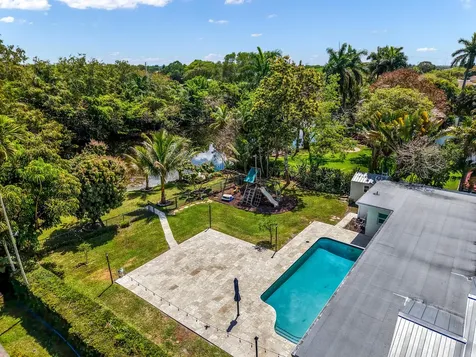 1120 E Tropical Way Plantation FL 33317
