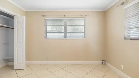 1120 E Tropical Way Plantation FL 33317