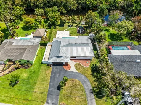 1120 E Tropical Way Plantation FL 33317