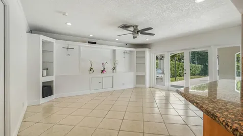 1120 E Tropical Way Plantation FL 33317