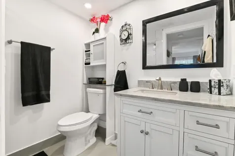 389 Capri Delray Beach FL 33484