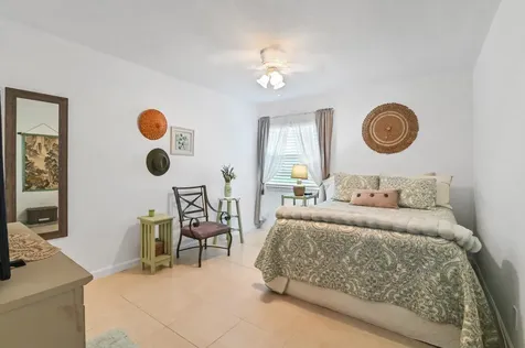 389 Capri Delray Beach FL 33484