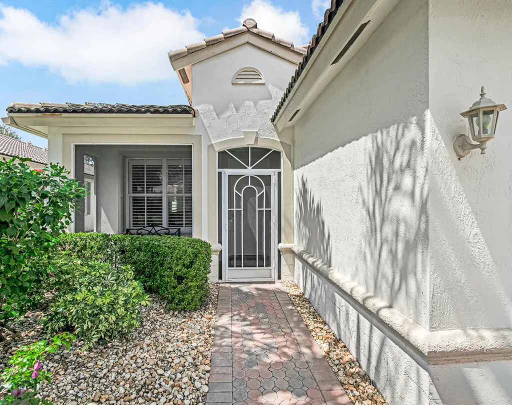 8202 Bellafiore Way Boynton Beach FL 33472