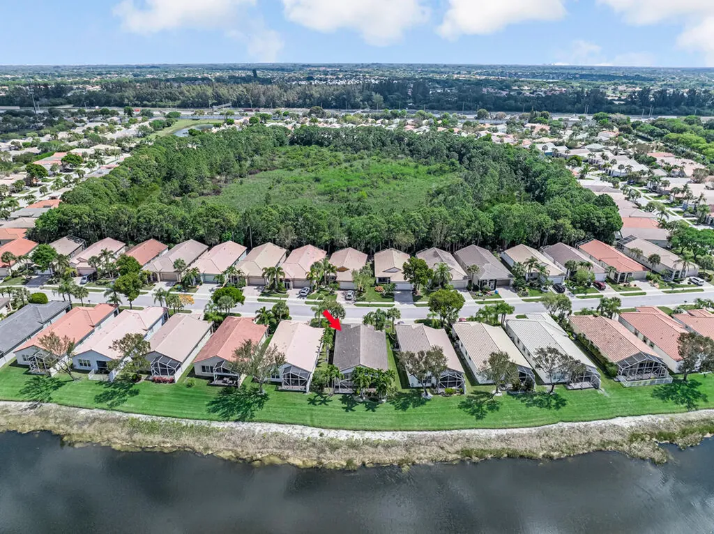 8202 Bellafiore Way Boynton Beach FL 33472