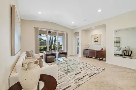 8202 Bellafiore Way Boynton Beach FL 33472