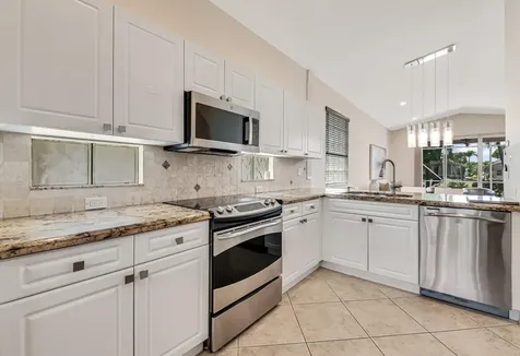 8202 Bellafiore Way Boynton Beach FL 33472