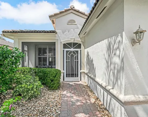 8202 Bellafiore Way Boynton Beach FL 33472