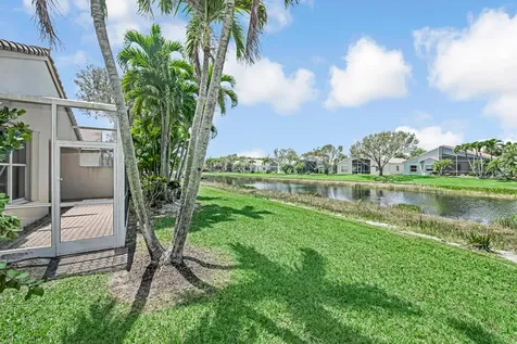 8202 Bellafiore Way Boynton Beach FL 33472