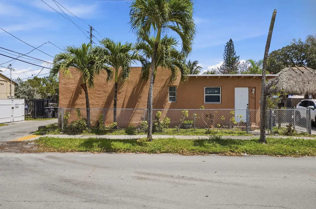 1959 Pierce Street Hollywood FL 33020