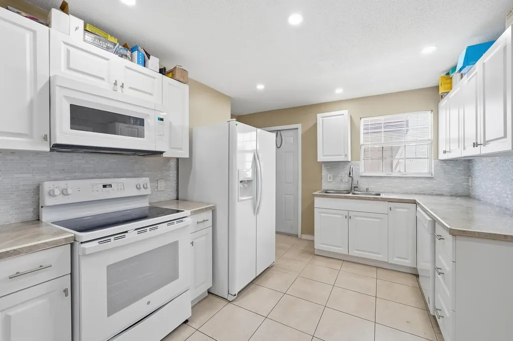 1959 Pierce Street Hollywood FL 33020