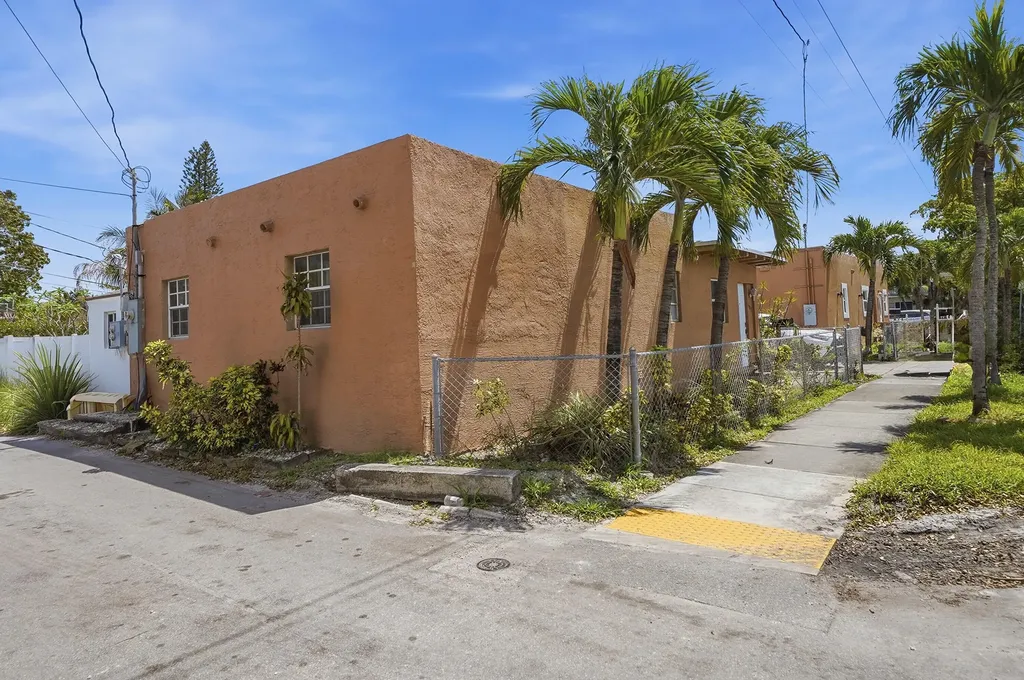 1959 Pierce Street Hollywood FL 33020