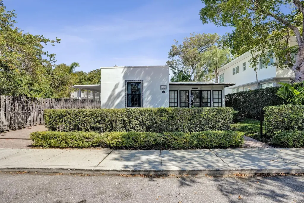 1405 SE 2nd Street Fort Lauderdale FL 33301