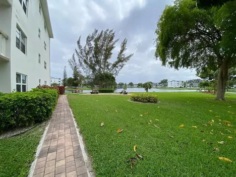 4096 Westbury H Deerfield Beach FL 33442