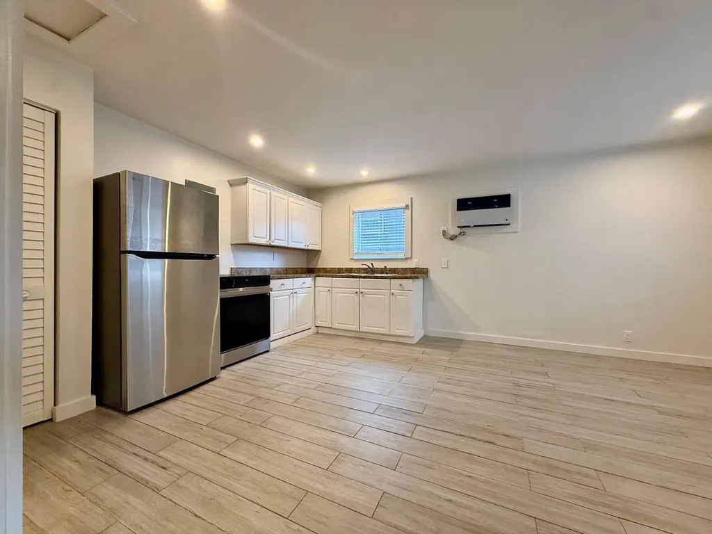 1215 NE 17th Avenue Fort Lauderdale FL 33304