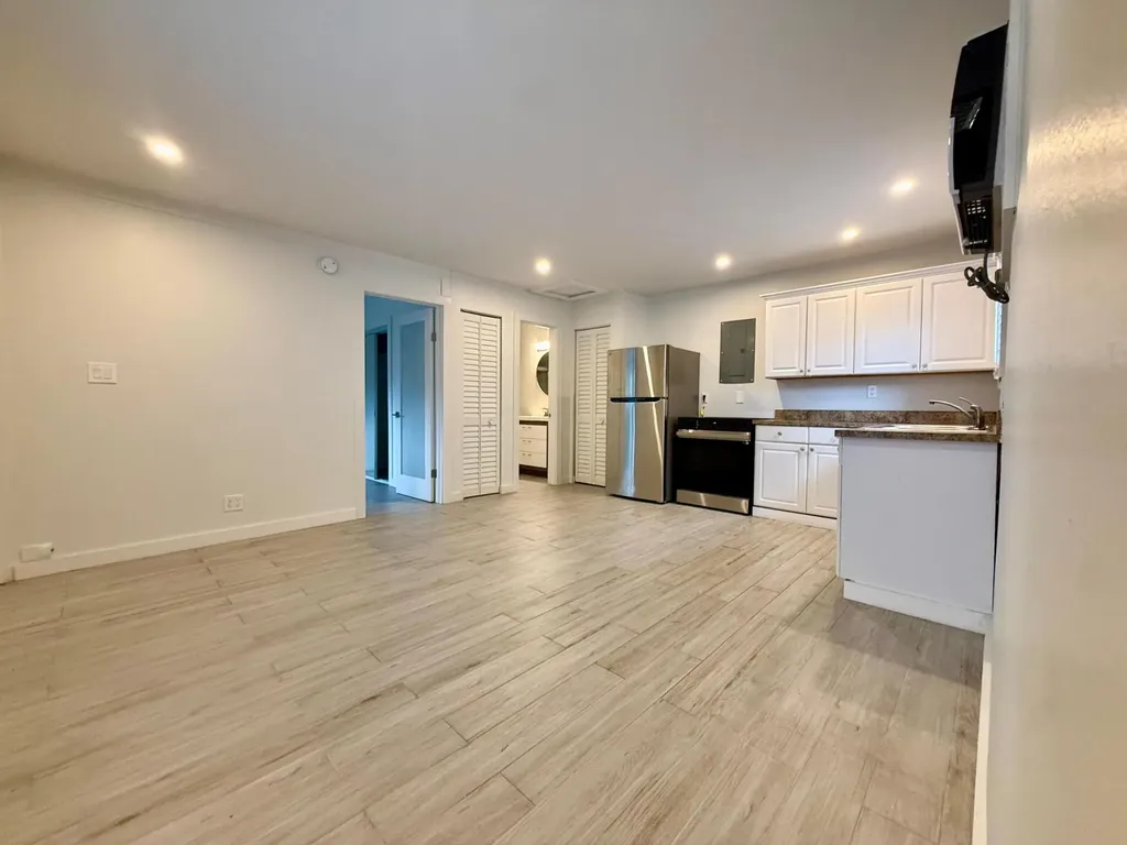 1215 NE 17th Avenue Fort Lauderdale FL 33304